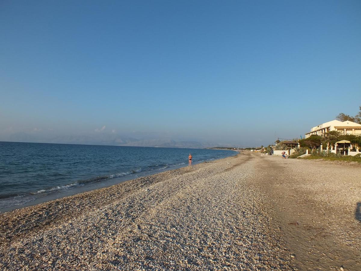 Frosos Beachfront Maisonette Acharavi Ахарави Екстериор снимка
